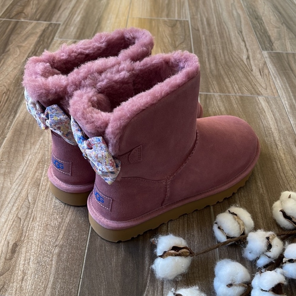 🌿UGG🌿MINI BAILEY BOW SPLATTER BOOTS - Picture 8 of 16